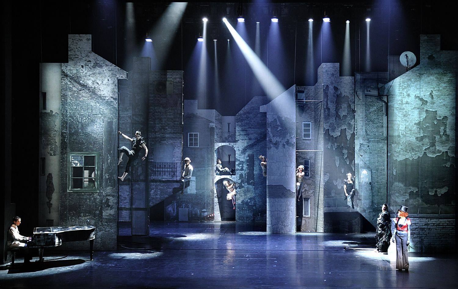 Theatrical Show Stage Legends - Immerse in Theatrical Magic!